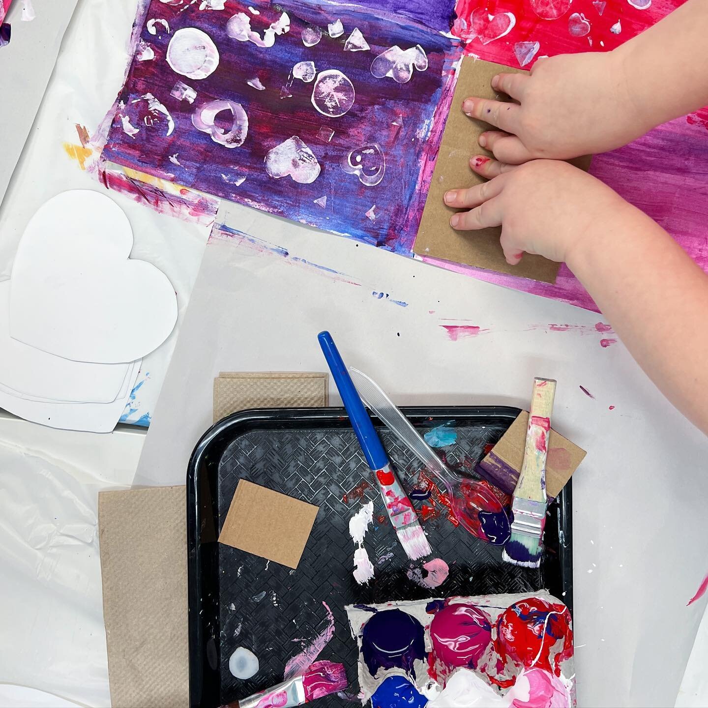 Can&rsquo;t wait to see all the little hands in the studio soon! 🎨⁣
Classes start September 12th. Reminders going out this weekend.⁣
Last remaining Little Artist spots are Fridays 10:45. ⁣
⁣
#letspaint #handsonlearning ⁣
#rhodymade #rhodymoms