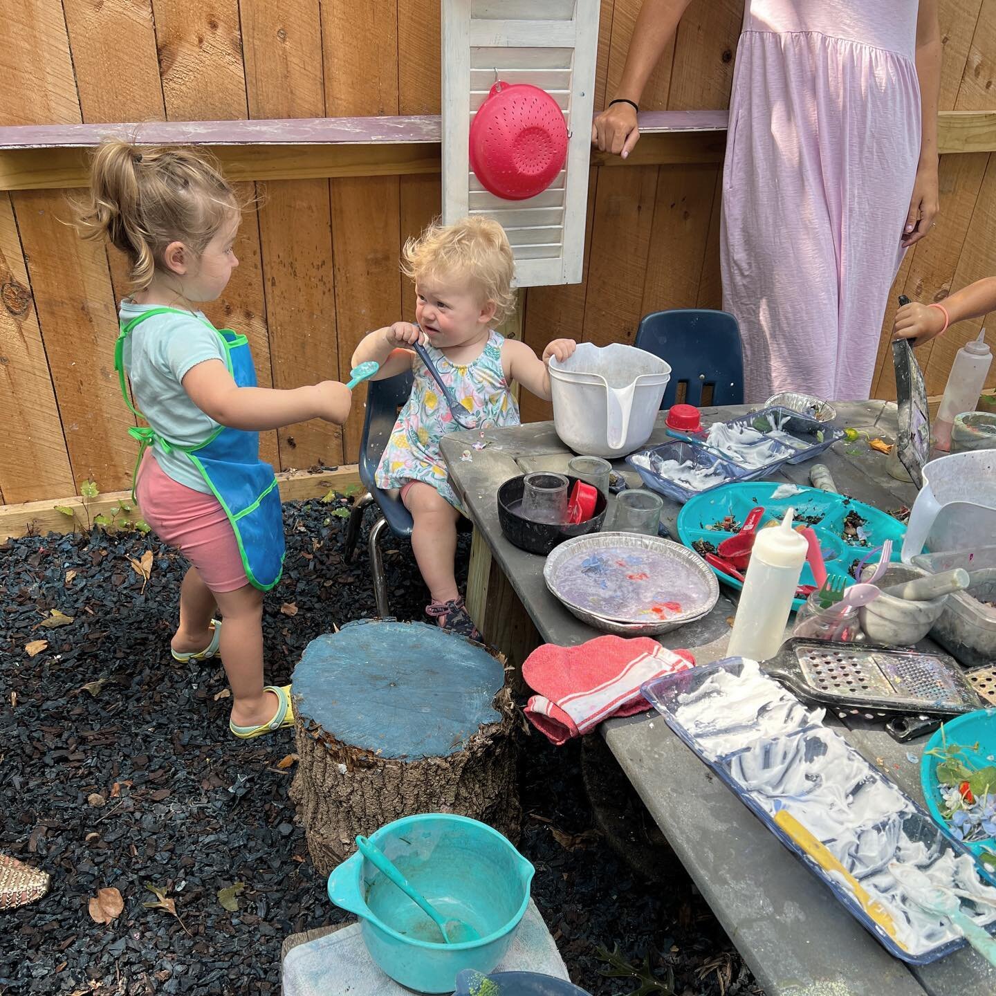Hello fall!⁣
Welcome Thursday mornings at #HCAoutside 🍂🍁🎨⁣
⁣(AND Mud Kitchen Camp&hellip;⁣
scroll ⬇️)⁣
⁣

Thursday morning Outdoor Creative Play Sessions: 
9/8
9:30-10:30
10:45-11:30
9/15
10:45-11:30
Links in bio!

⁣
Extra special!⁣
9/15 9:30-10:1