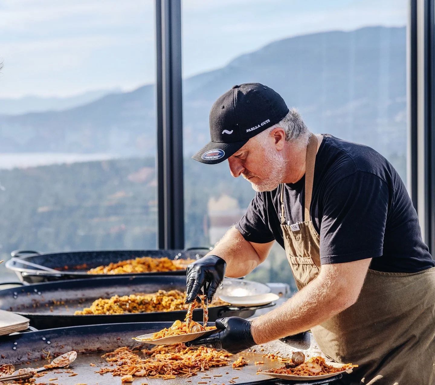 🥘 World Paella Day &ndash; September 20
Paella is about sharing. At Paella Guys, that spirit guides everything we do. World Paella Day is our moment to celebrate a dish that was born in Valencia and now brings people together around the world. We ar