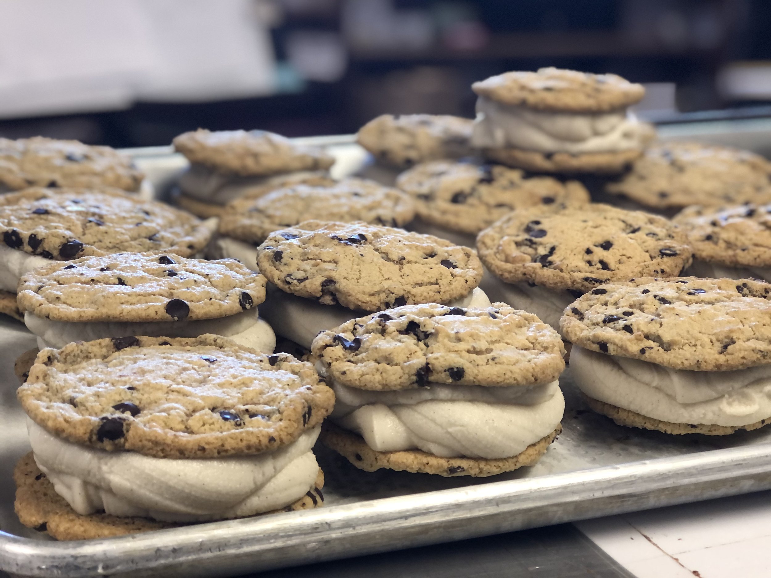 vanilla cookiewiches on tray.jpg