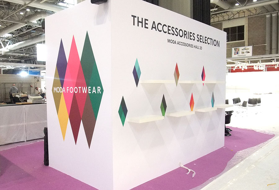 Clive Holloway Moda build