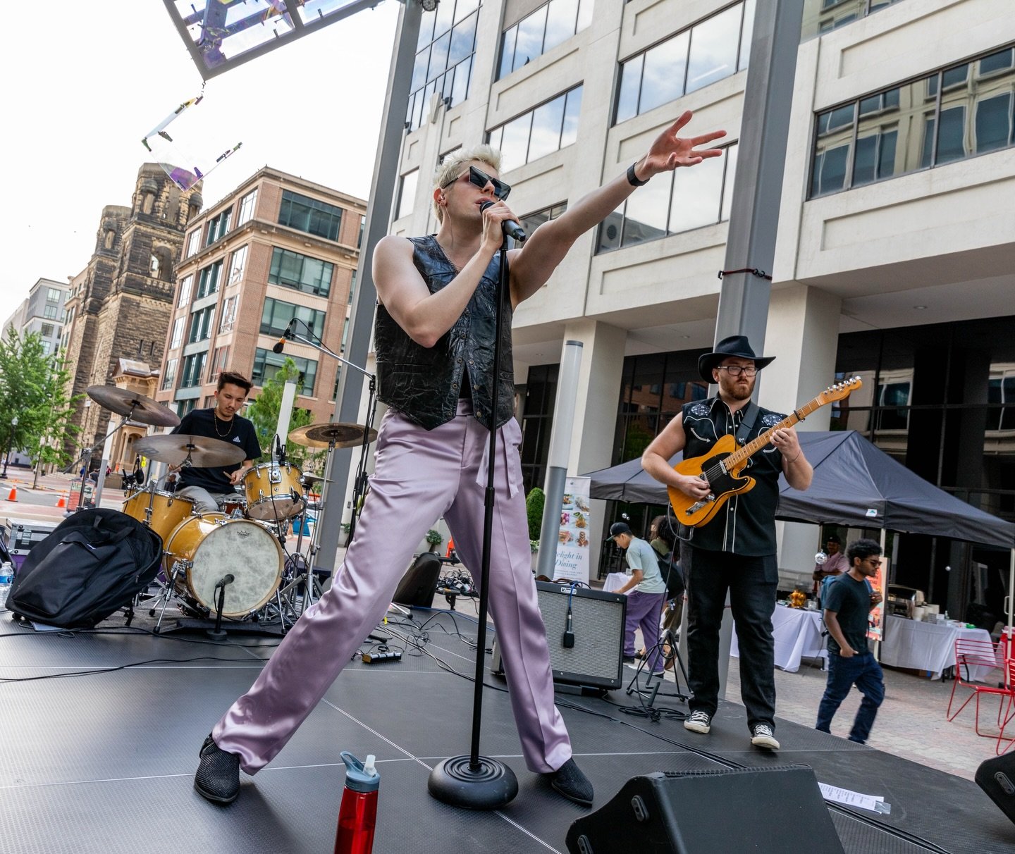 too lazy for a full year recap, but this year ended up being both the best and hardest of my life. i performed more than ever, and being on stage singing my own songs is where i feel most alive. thank you to everyone who showed up. it means everythin