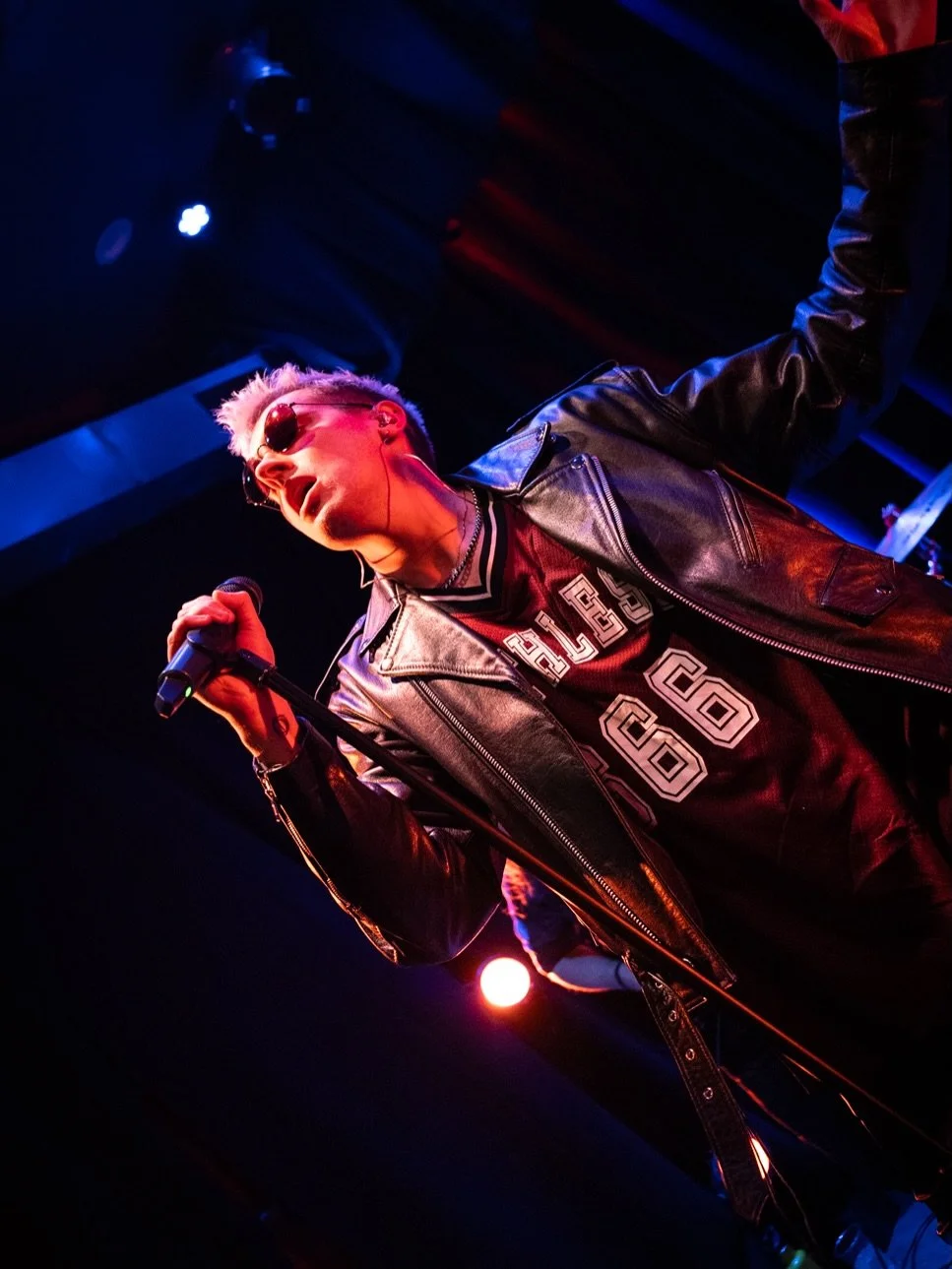 trying to figure out what to wear to @metro_baltimore for the @icarusphoenixband, @brycebowyn, @itshallbeshelby, @__glorian show&hellip;

📸: @reneekatzphotography 

#baltimoremusic #bmoremusic #bmoreartists #bmoreevents #baltimoreevents