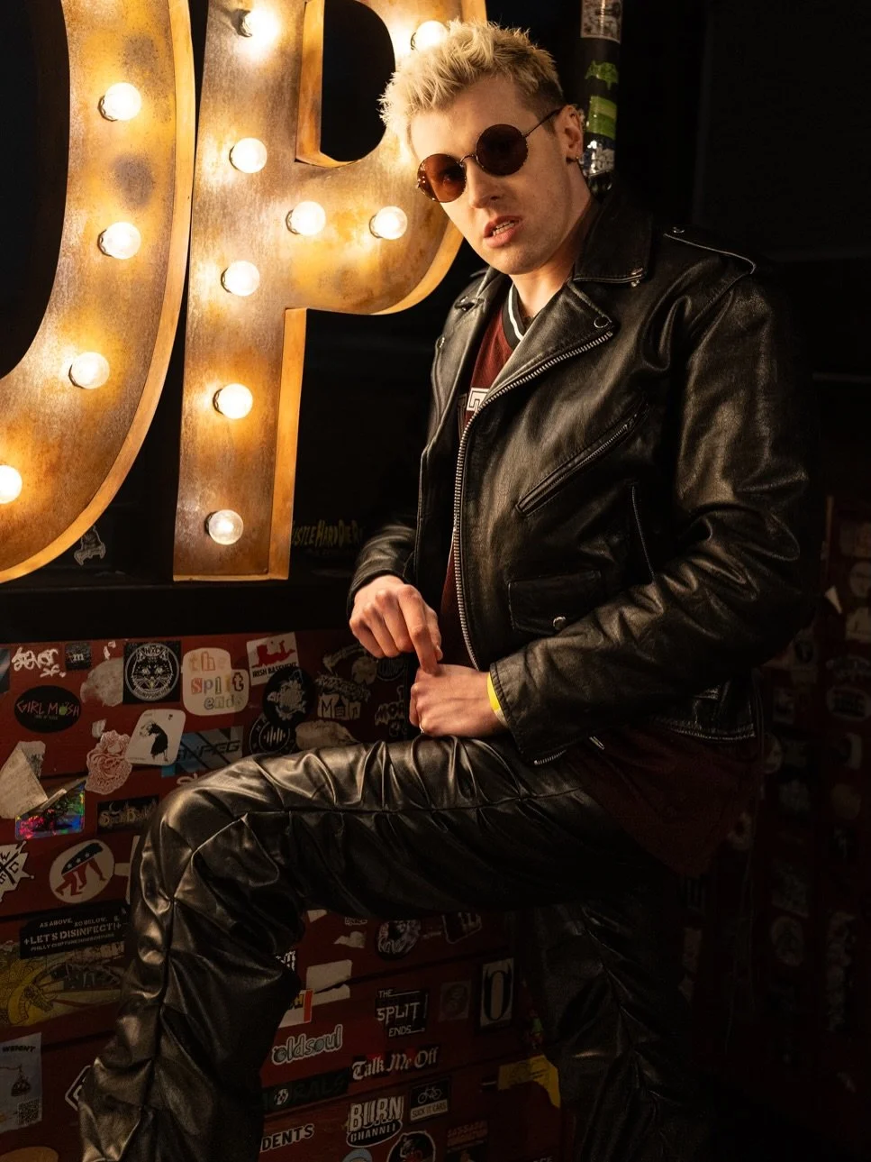 bryce bowyn and the ruthless baby 💋

hitting @songbyrddc this thursday opening for @vendredisurmer_. last chance to see me for a minute, so come out and make it loud.

📸: @reneekatzphotography 

#dcmusic #songbyrd #queerartist #livemusicdc