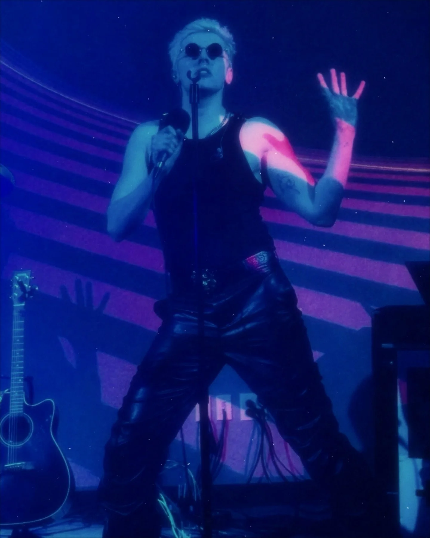 two queens stand before me. only one gets my hyperfixation this week. who takes it&hellip; twigs or gaga 🖤

#fkatwigs #ladygaga #popgirls #hyperfixation #queerpop