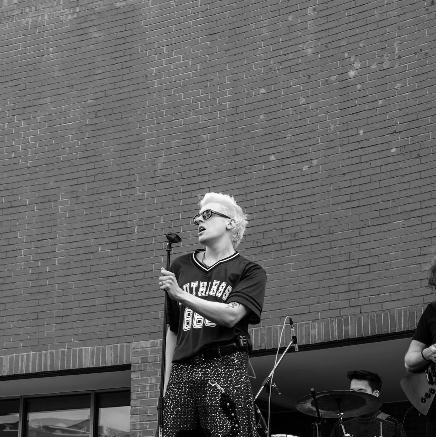 so cool

📸: @deadtrees_flwrs 

#ruthless #admoporchfest #dcmusic #lgbt