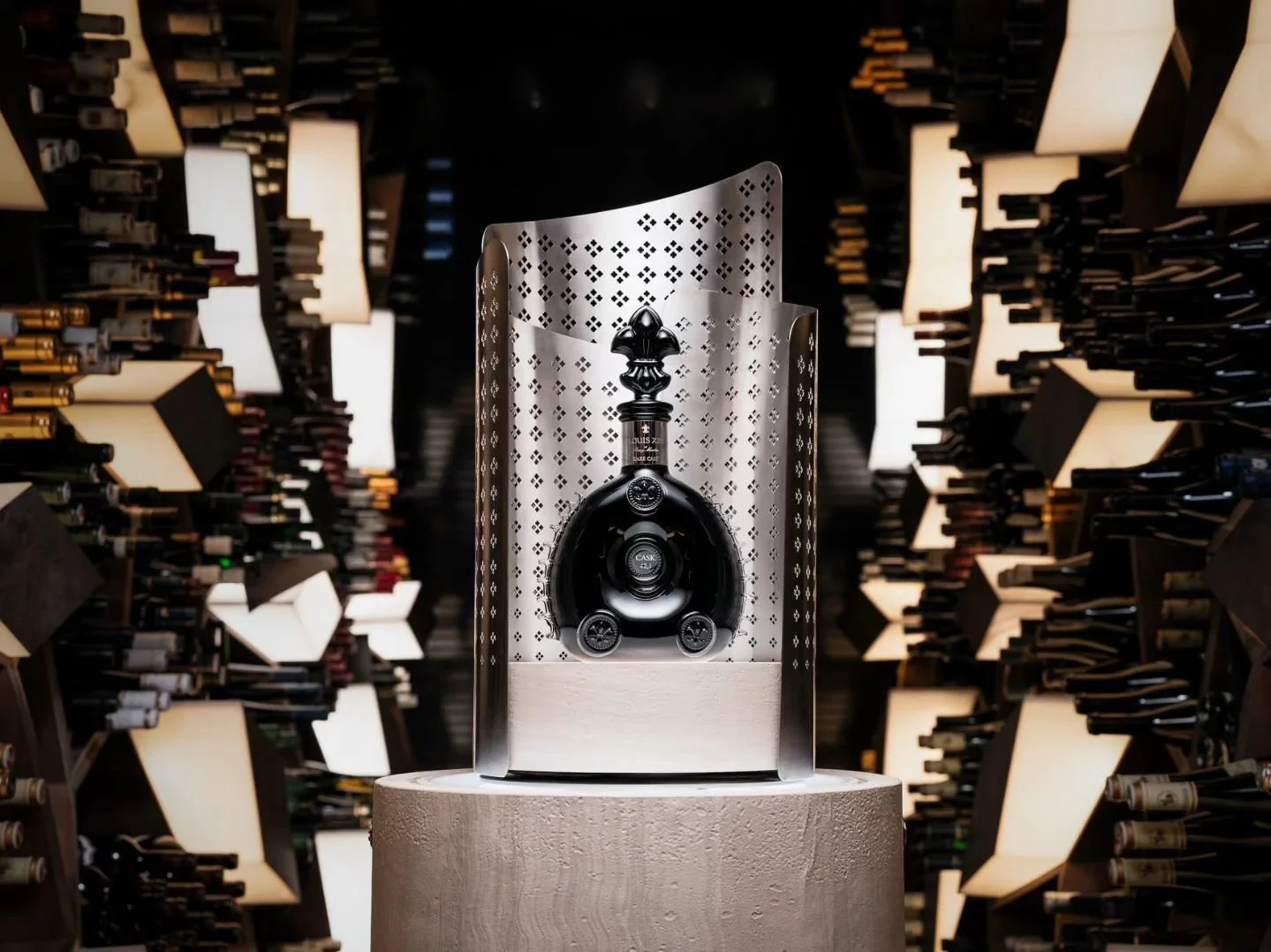 I can finally share some of the images for a beautifully campagne about the @louisxiiicognac rare cask 42.1 to showcase this unique piece in context of the best wine cellar in the world at the @parkhotelvitznau
Shot with the agency @sobang_agency 
.
