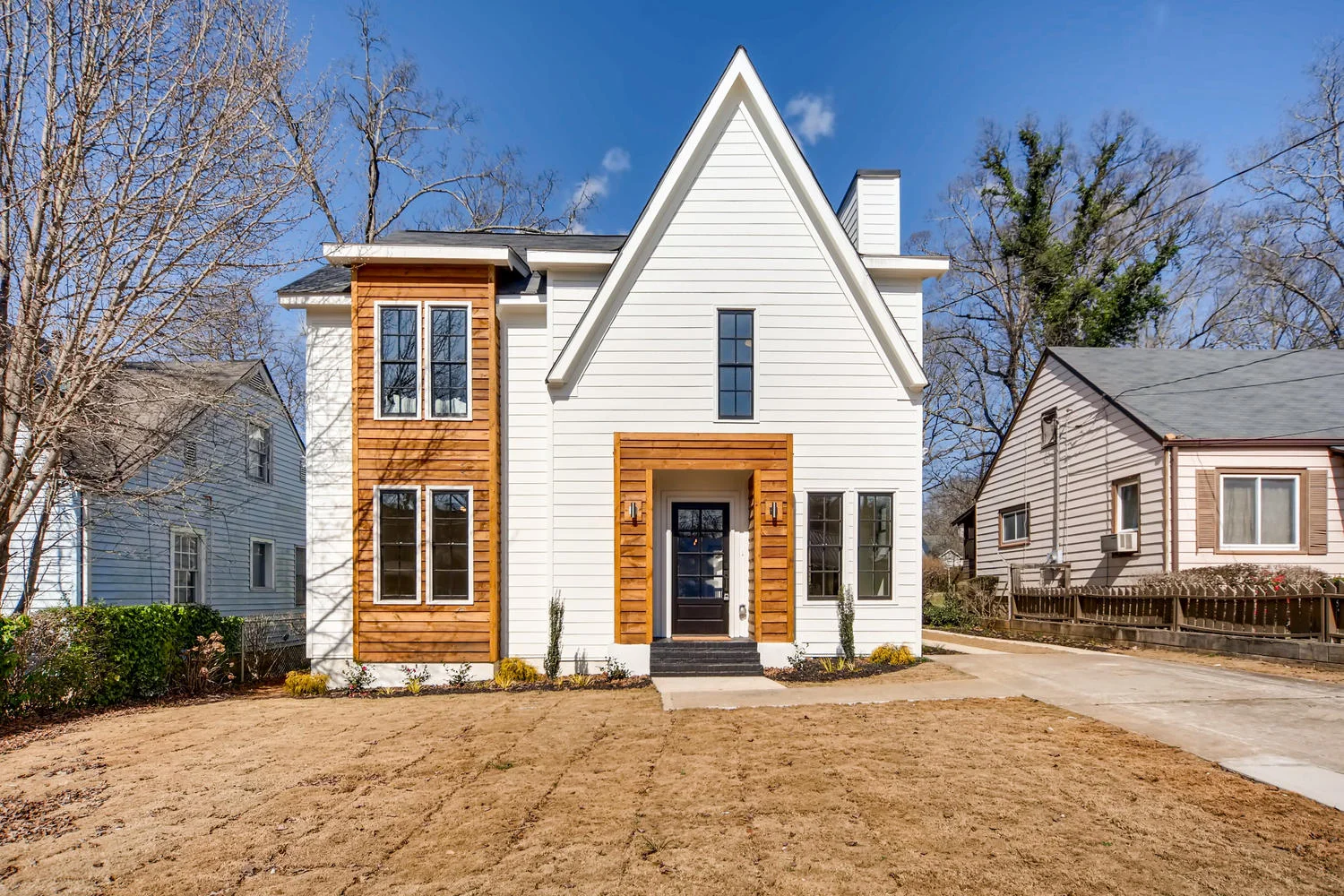 2724 Tupelo St SE Atlanta GA-large-001-40-Exterior Front-1500x1000-72dpi.jpg