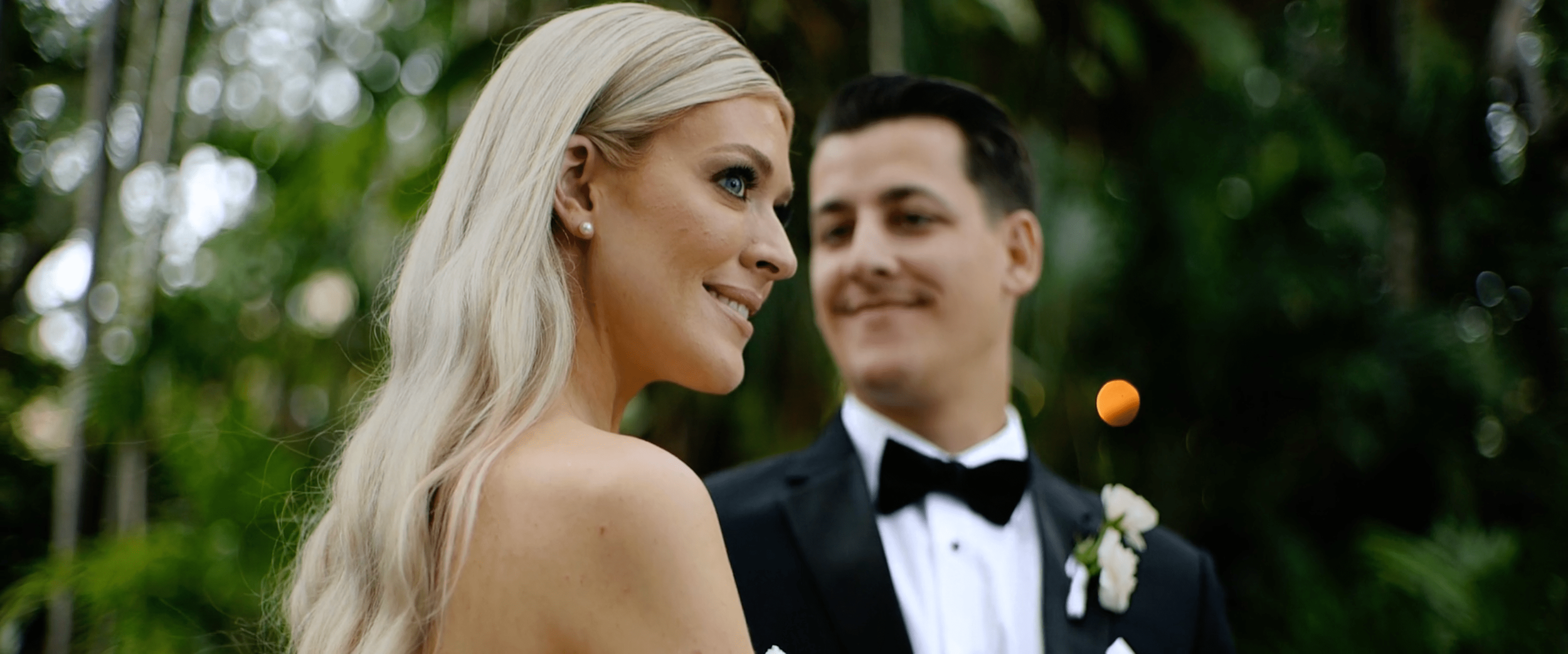 Love in Bloom: Allie and Logan Tie the Knot at Villa Woodbine