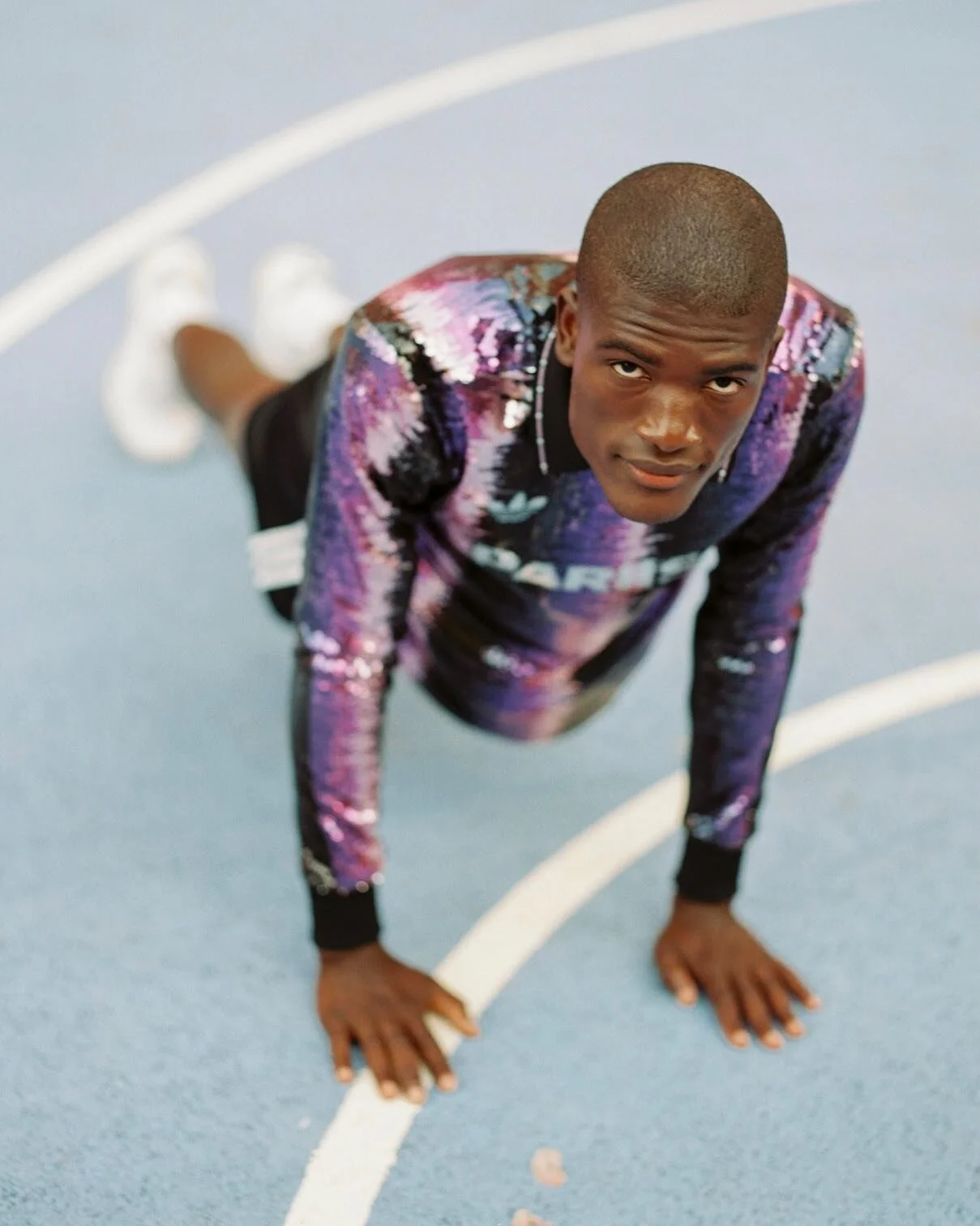 Game time ⚽️ Samba in @adidasoriginals x @annaisoniemi for @fword_magazine 

Photography: @enriquellorens
Styling:  @guillemchanza &amp; @thecarlaconcept
Model: @sambaaliasmbess