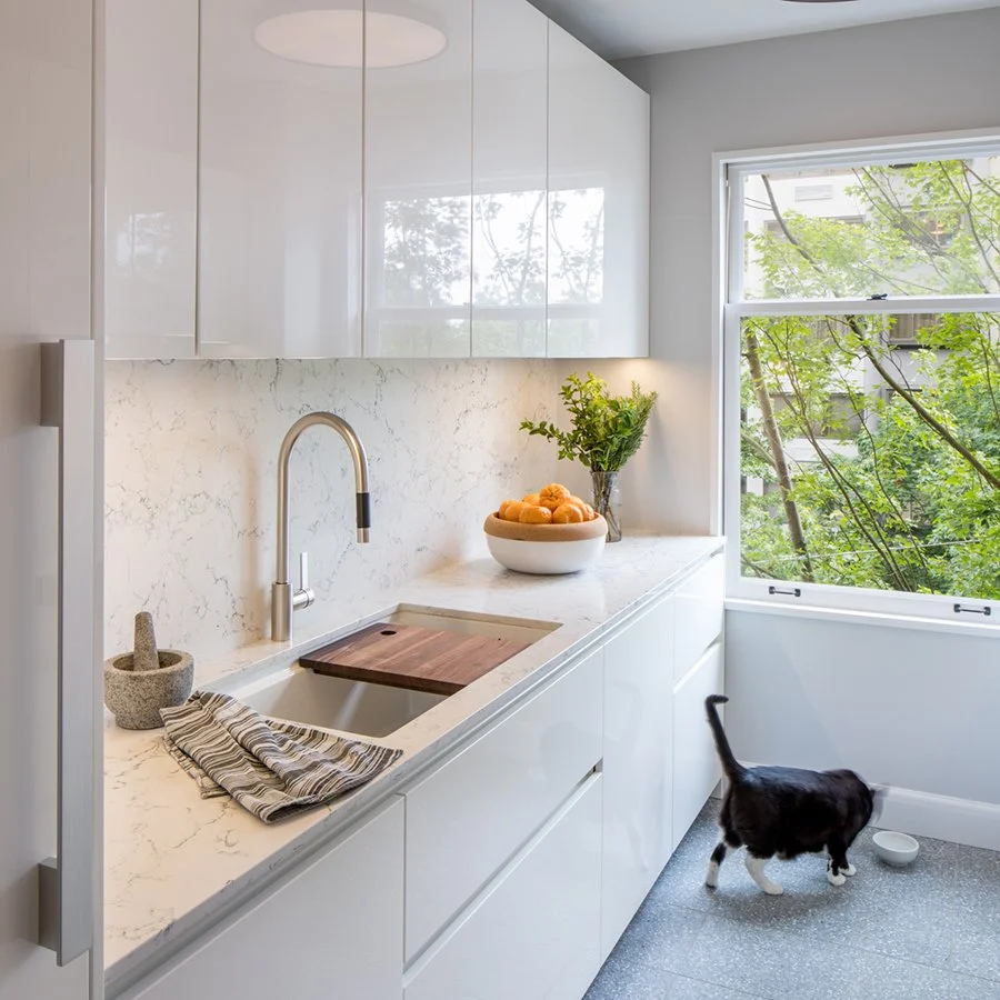 THE CLASSIC WHITE KITCHEN