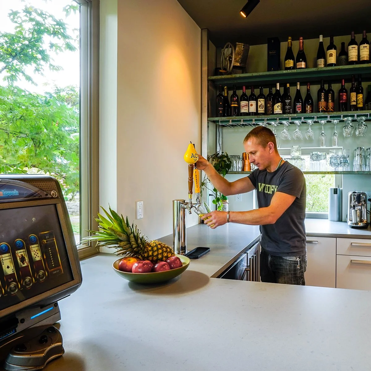 The Intelligent Kitchen: How LEICHT Cabinetry Elevates the Smart Home