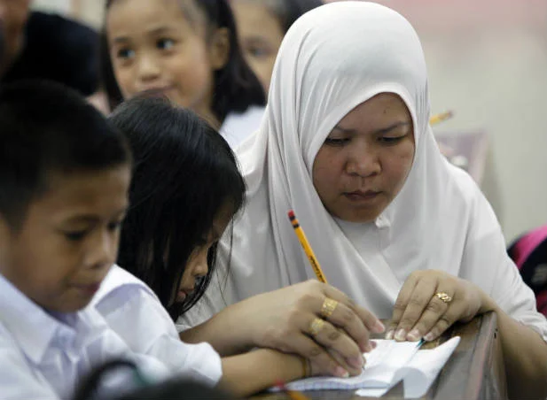 lawson-remer_gender_equality_development_mother_daughter_philippines.jpg