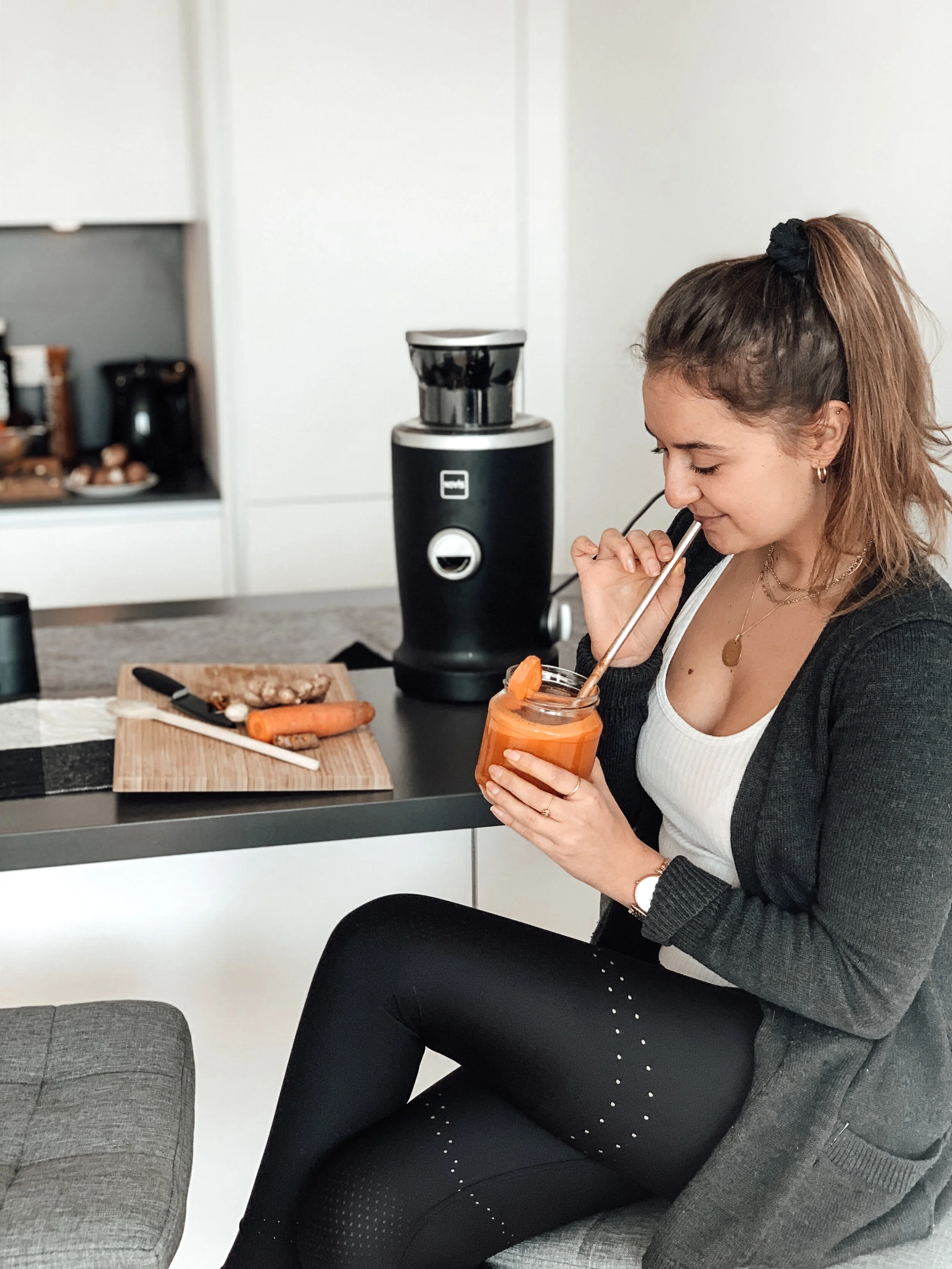 Juice + Smoothie + Victoria Sardain