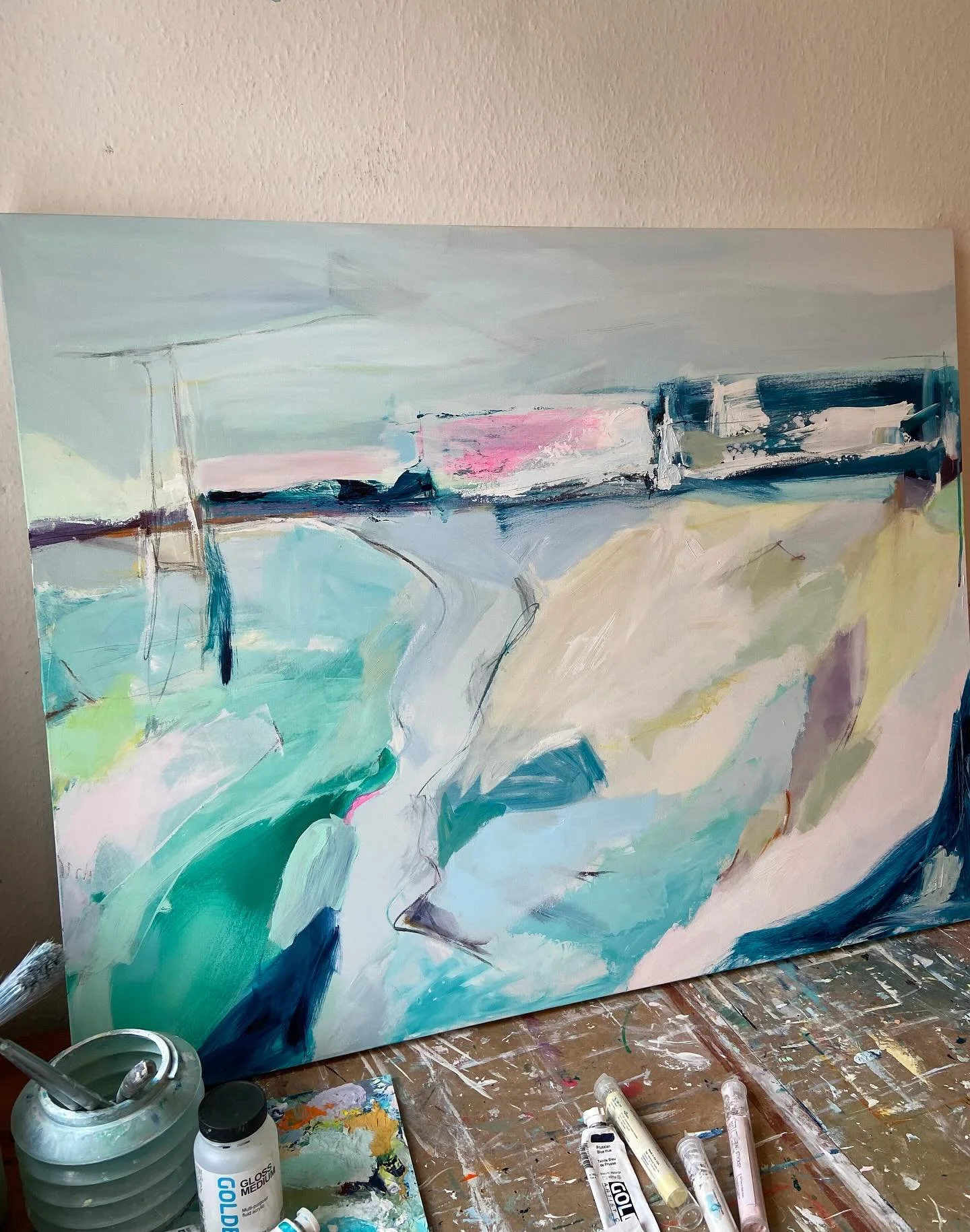Work in progress in the studio&hellip; remembering time spent on the beautiful island of Barbados - and reflecting on that in the studio - with the Caribbean and UK colour palettes I think intertwining! ☀️🍂

#abstractlandscape #expressivepainting #c
