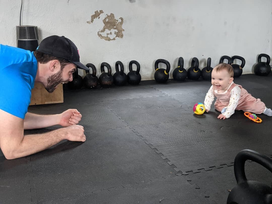 Pearl correcting her dad at the Roxborough location.

New Year | New You. 
A sound resolution is to bring good vibes to class like Pearl here!

#sundasport #roxboroughfitness #eastfallsfitness #conshyfitness #plymouthmeeting #roxboroughpa #manayunk #