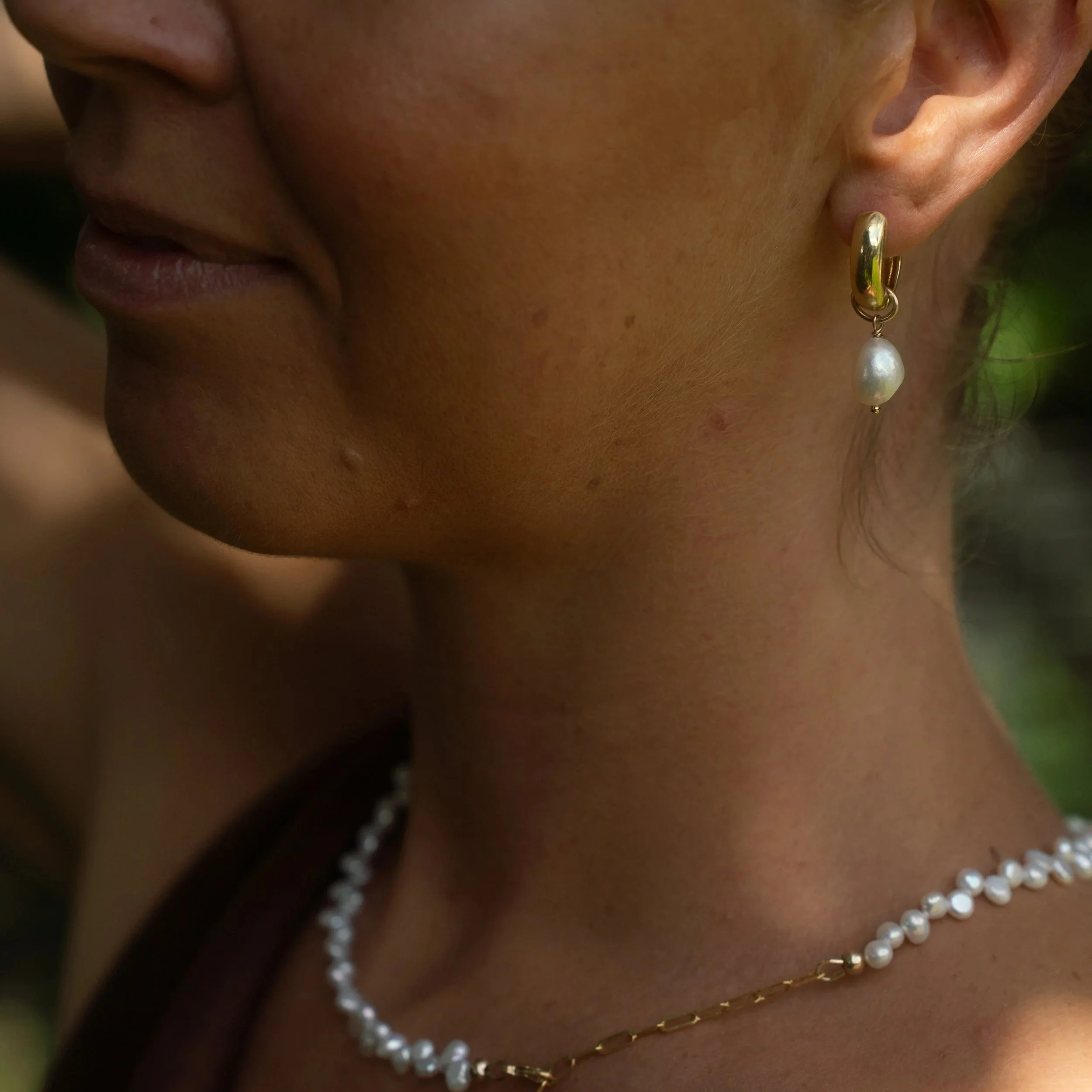 earring1model2.jpg