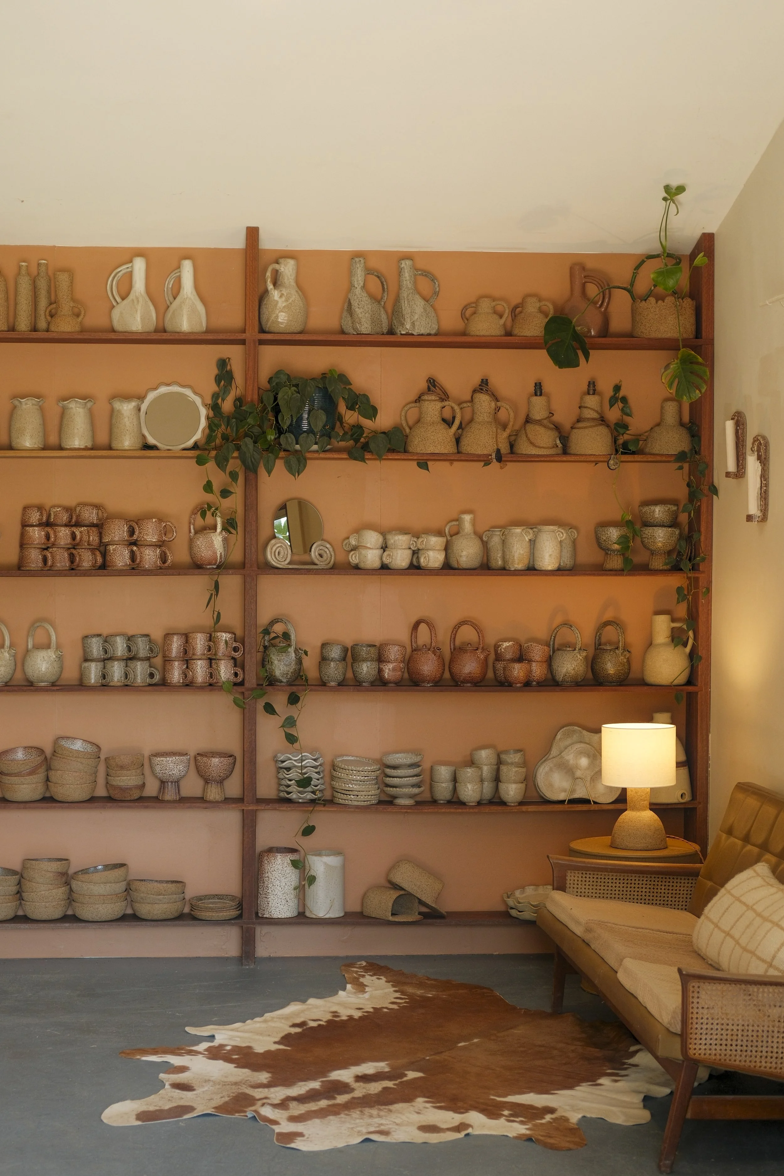 Ochre, Pottery and jewellery workshops near Byron Bay, plus handmade ceramics, lamps and jewellery made from Australian clay. Shipped across Australia.