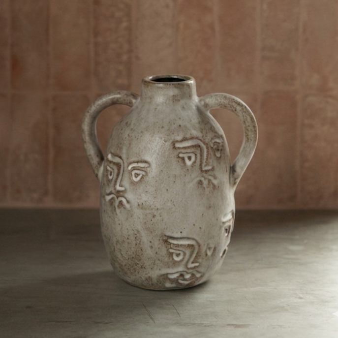 Muse Vase • Luna