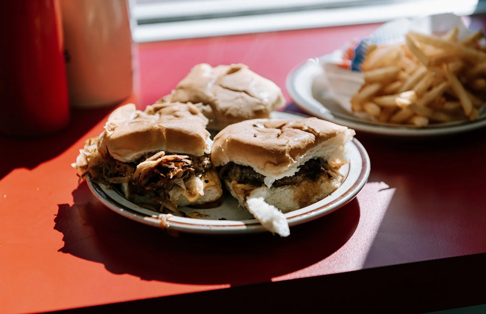RachelVonArt_RachelVonStroup_powers_powershamburgers_downtownfortwayne_FortWayne_FortWaynePhotographer-4.jpg