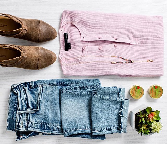 New post on my blog today, with deets and links to this beautiful stuff!! Check it out: https://www.loveerinsloan.com/blog/ 🌿
.
.
.
.
.
#itgirl #gorgeous #fashion #greatgift #bayareablogger #greatgifts #shopping #style #instastyle #fashionblogger #w