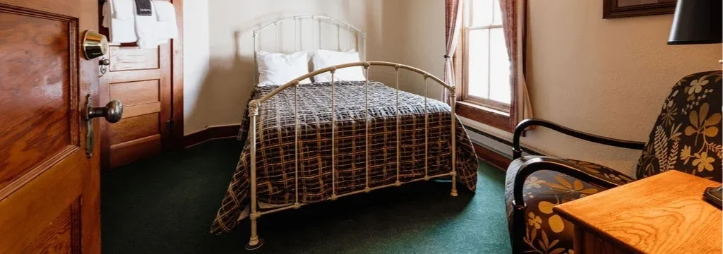 chico main lodge full bed.webp