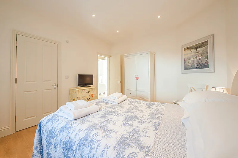 Carlton Lodge 2 bedroom apartment in centre of Broadstairs. Minutes