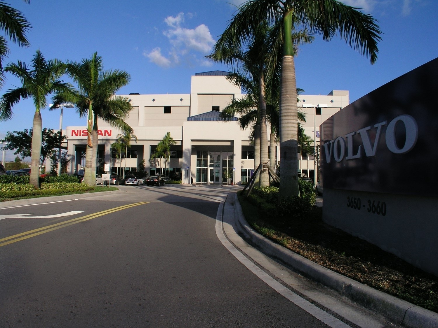 Davie%252BNissan%252BVolvo.jpg