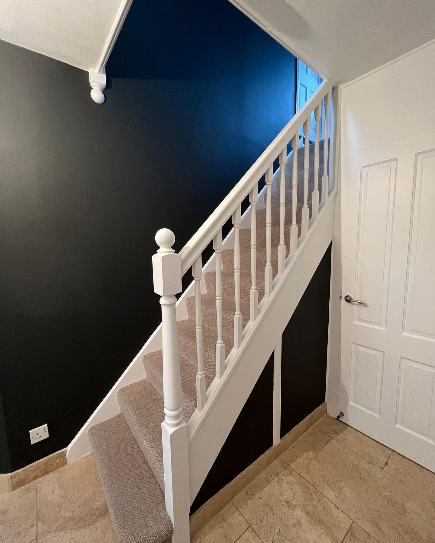 Another staircase completed this week in impington&hellip;

Ceilings - Anti reflex @tikkurila_uk 
Walls - Shallows from @littlegreenepaintcompany 
Feature wall - Aqua viva from @paintandpaperlibrary 
Woodwork -Everal aqua from @tikkurila_uk 

Thanks 