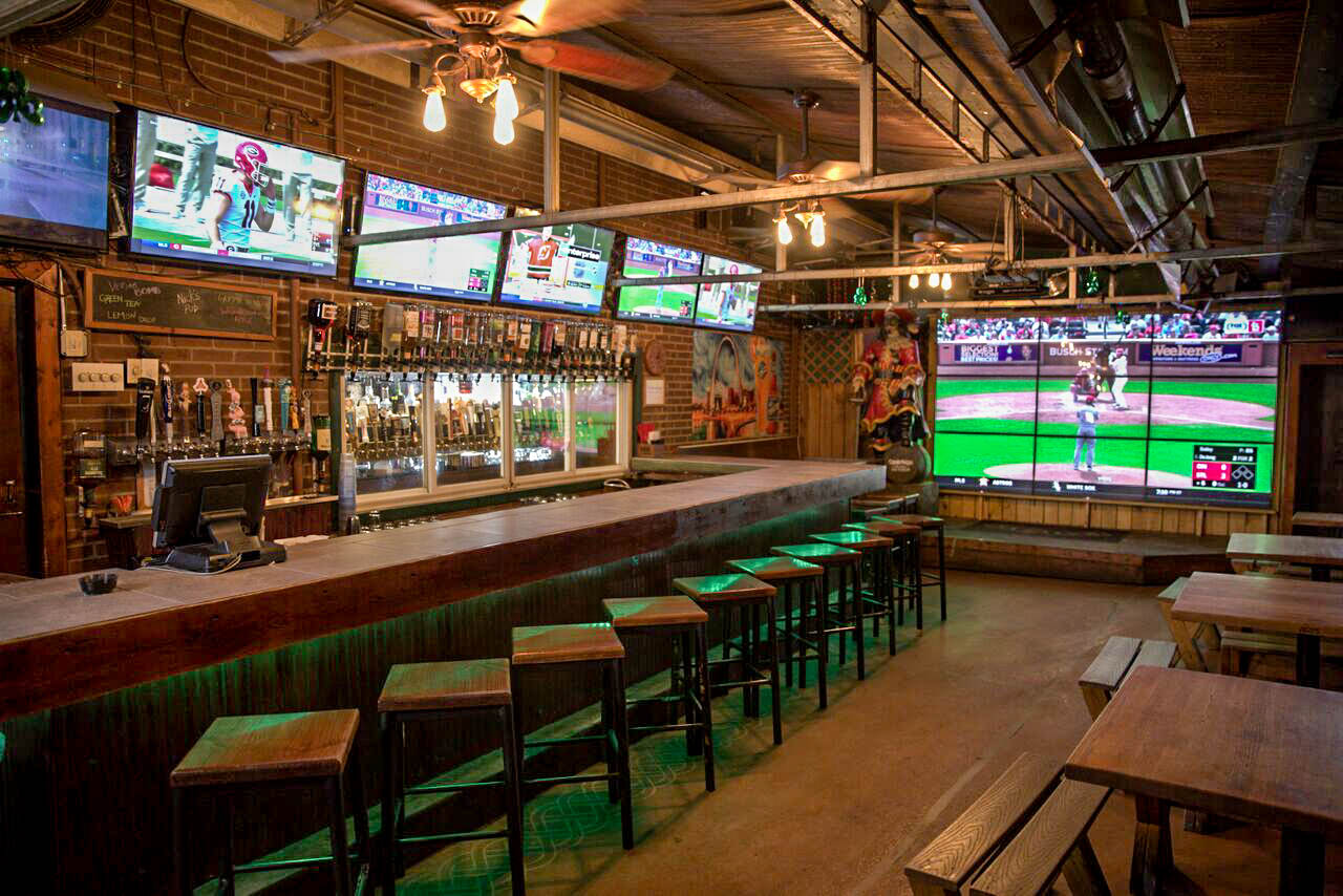 Cardinals Back Bar TV (1).jpg