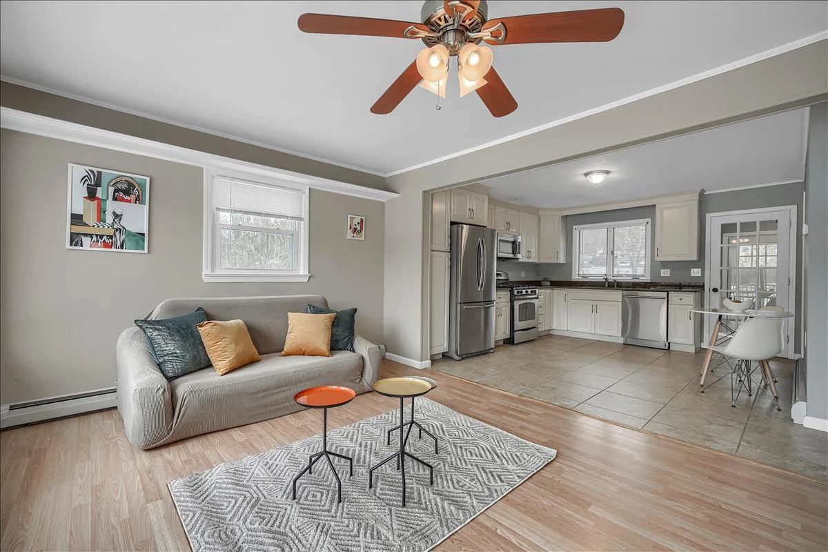 e7b05a3584e44f44d8a57e7d39e6f76b0e656458 (1).jpg