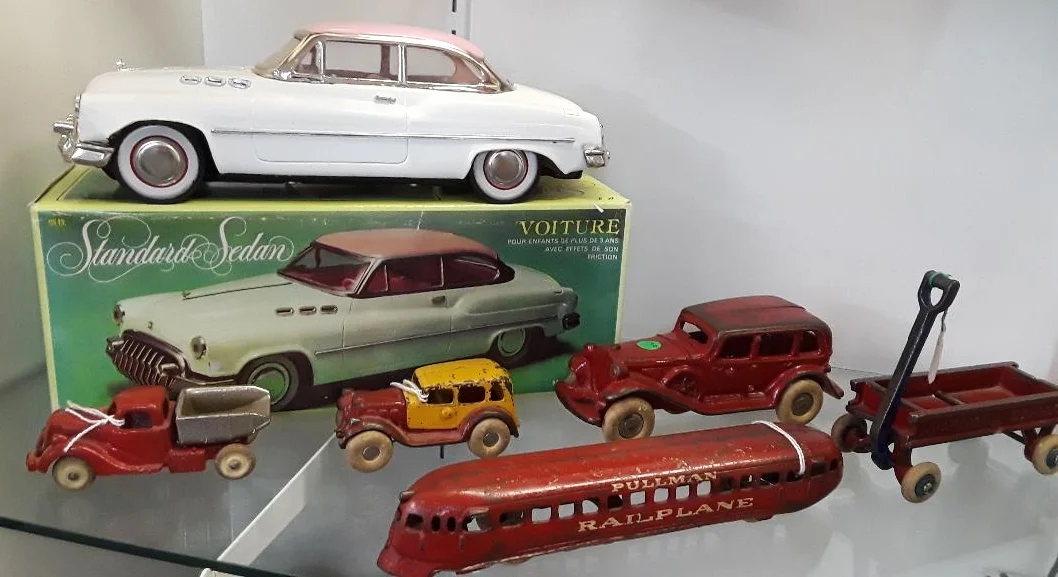 VINTAGE TOYS
