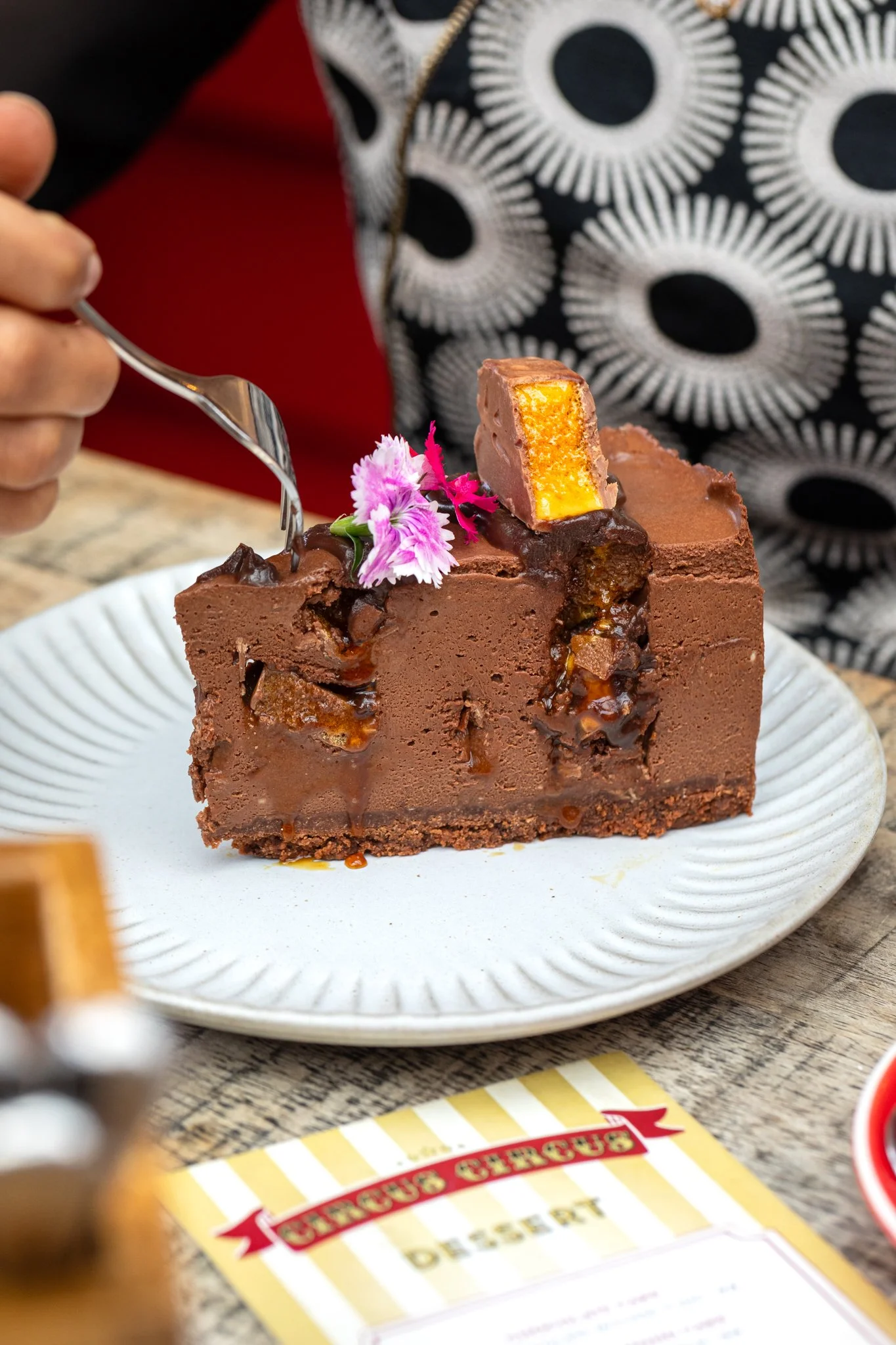 Crunchie Bar cheesecake (3).jpg