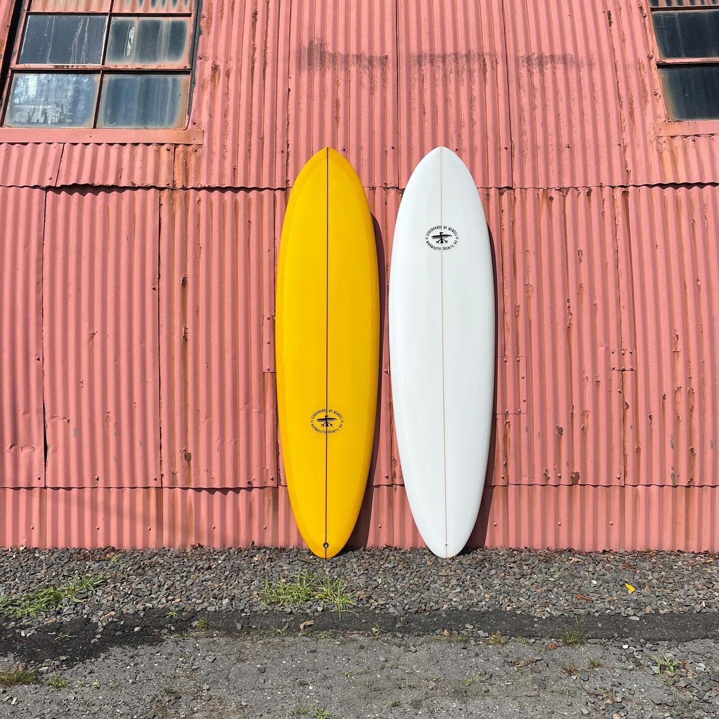 Two egg shape variations for different wave scapes. 7&rsquo;0&rdquo; EGG (left) for long isle- longer, more tapered waves. 7&rsquo;0&rdquo; Faux Gun (right) - bigger, steeper NJ waves. Both gloss polish- big ups to @spclk157 for the shine outs. Don&r