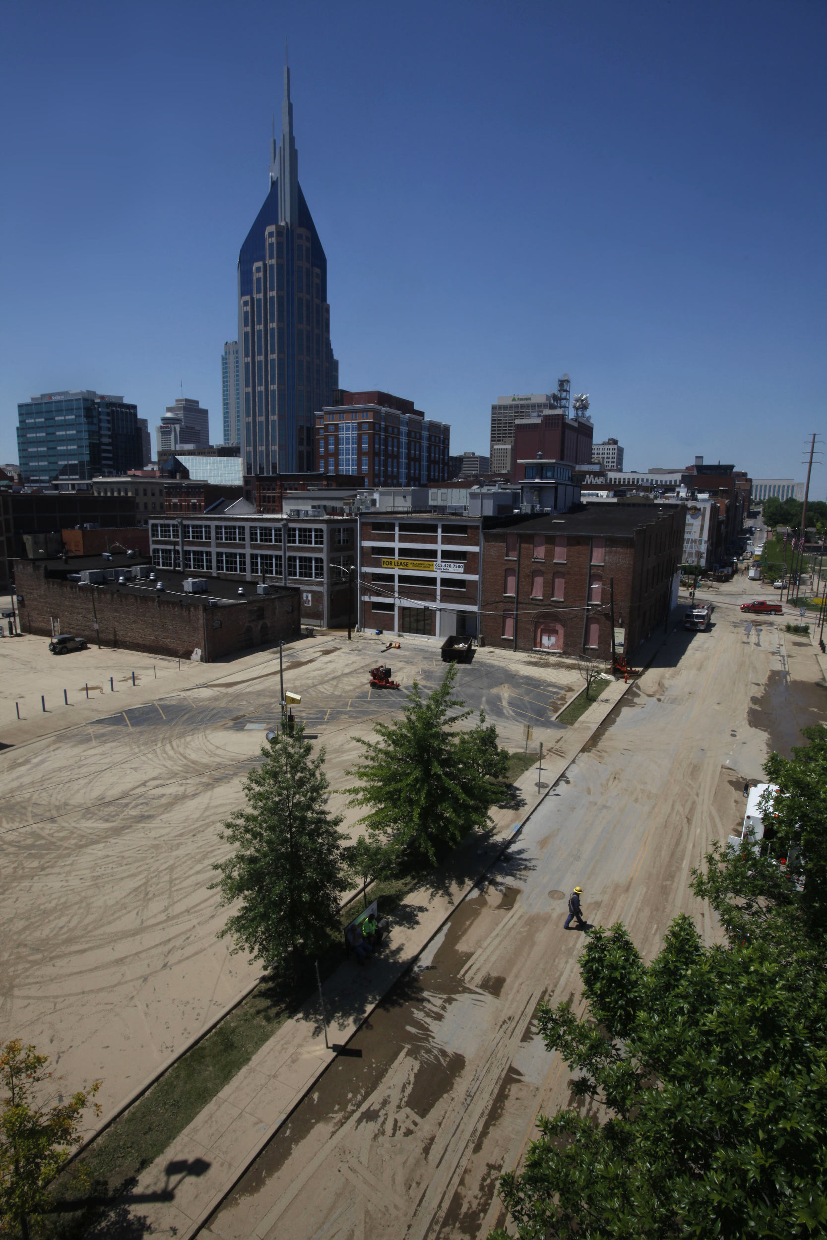  Downtown streets dry out, covered in mud, Thursday, May 6, 2010 in Nashville, Tenn. 