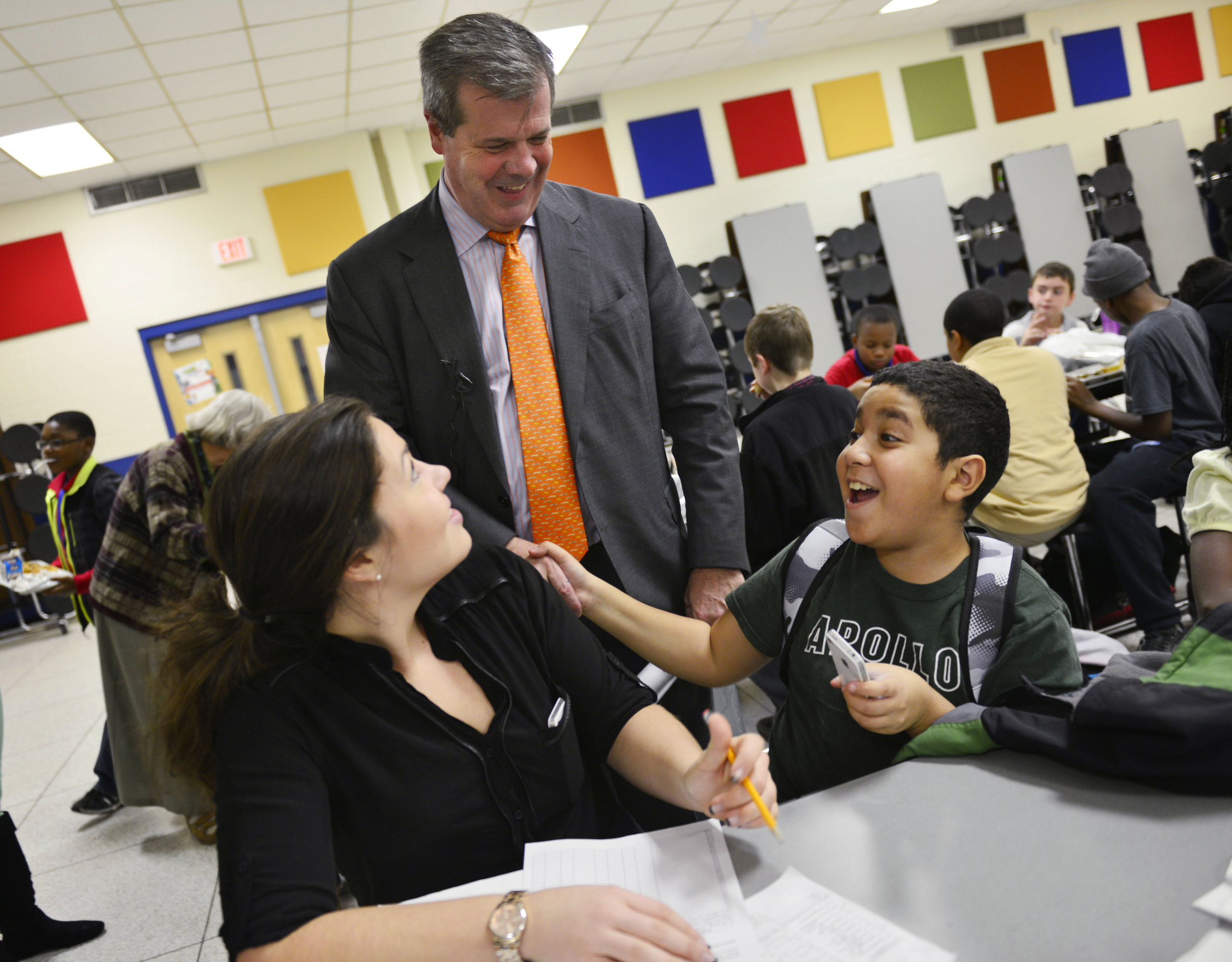  Mayor Karl Dean visits students in the “Hot Meals” Afterschool Program at Apollo Middle School November 20, 2013 in Nashville, Tenn. 