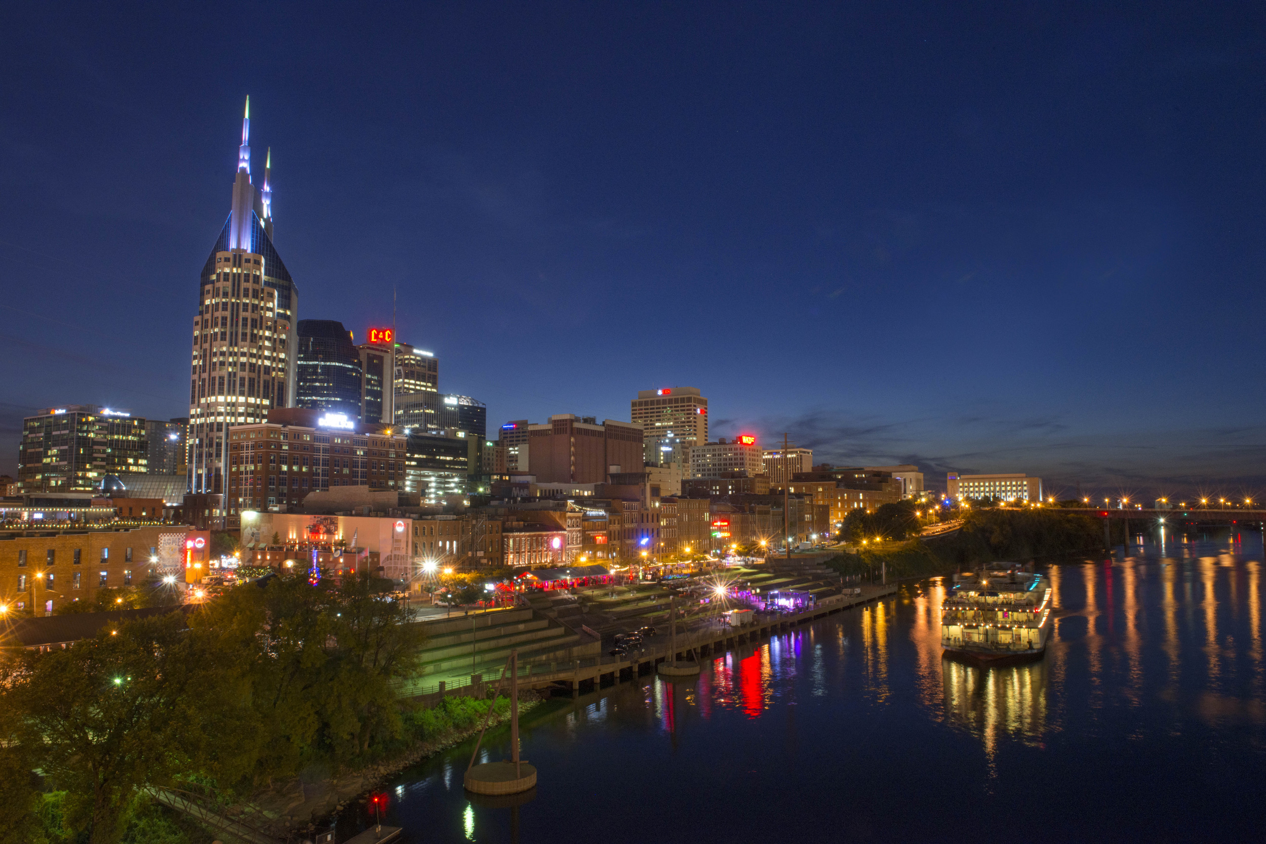  The downtown skyline from the Seigenthaler Pedestrian bridge  in Nashville, Tenn. 