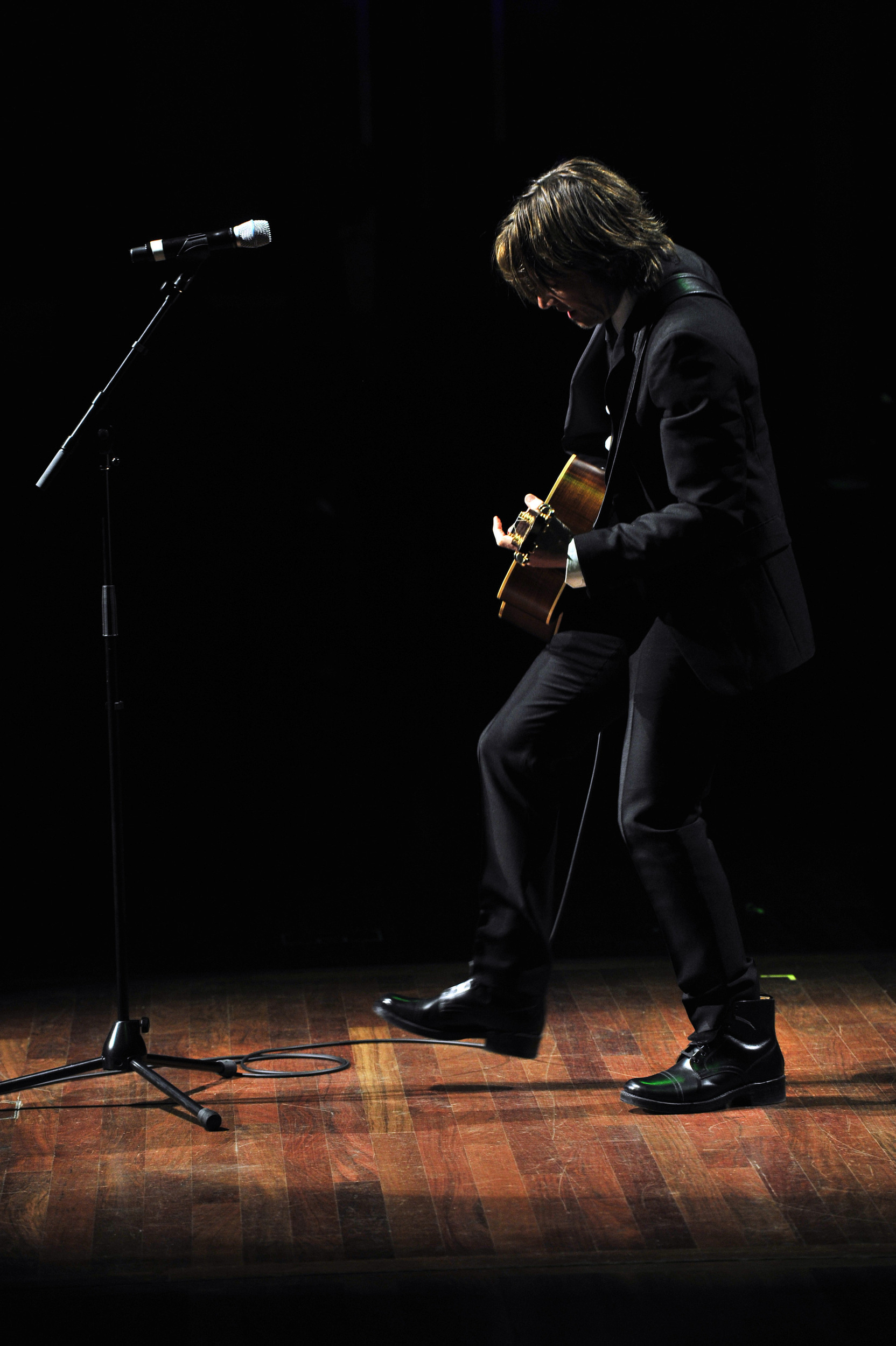  Keith Urban performs solo with an acoustic guitar at the Symphony Ball held at the Schermerhorn Symphony Center December 8, 2012 in Nashville, Tenn. . 