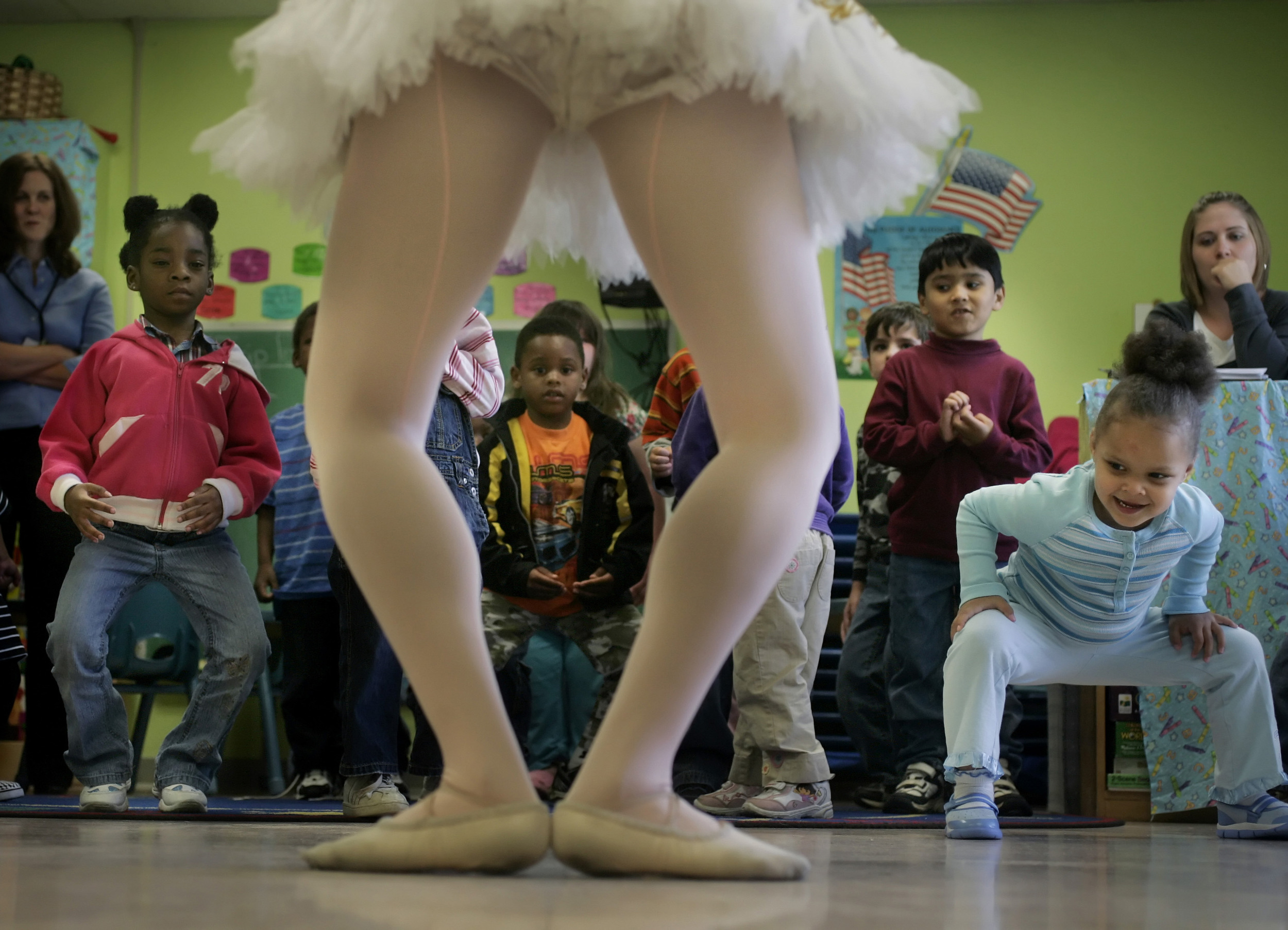  Whitney Edwards of the Nashville Ballet dances with children at Centerstone, a therapeutic pre-k program, in Nashville, Tenn. 