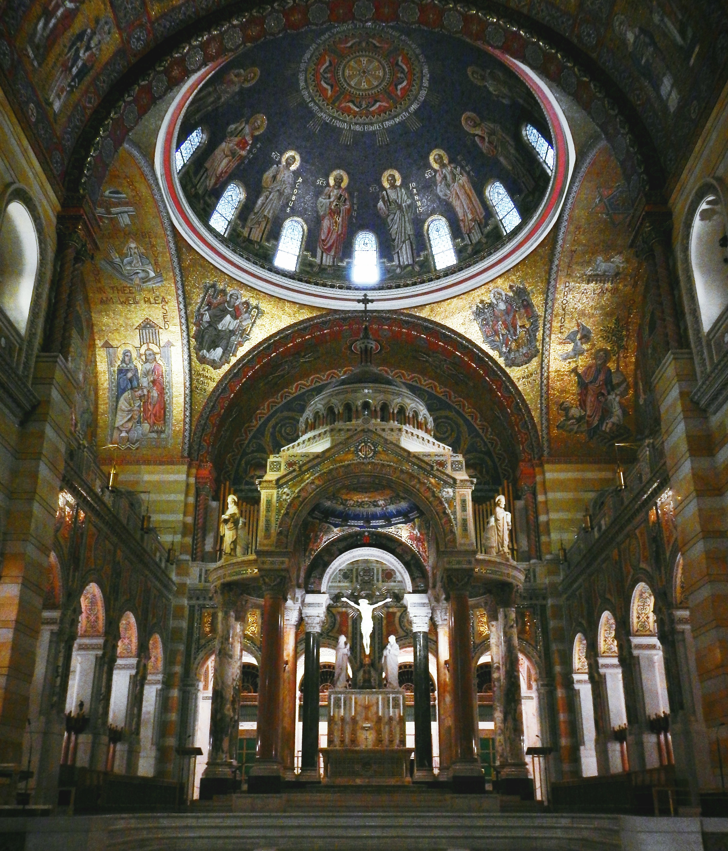 STL_Cathedral inside.jpg