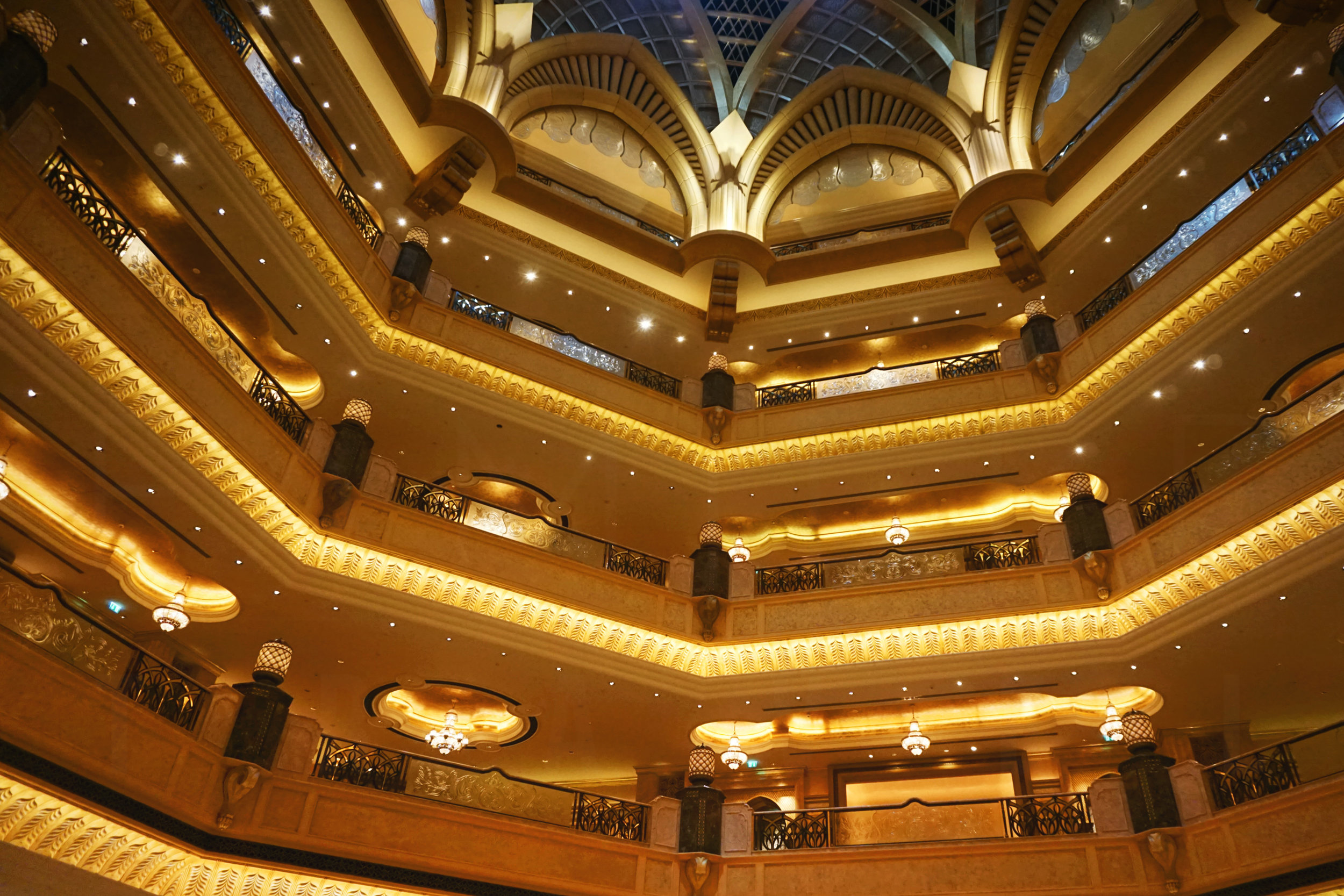 UAE_Abu Dhabi_travel_Emirates Palace hotel.jpg