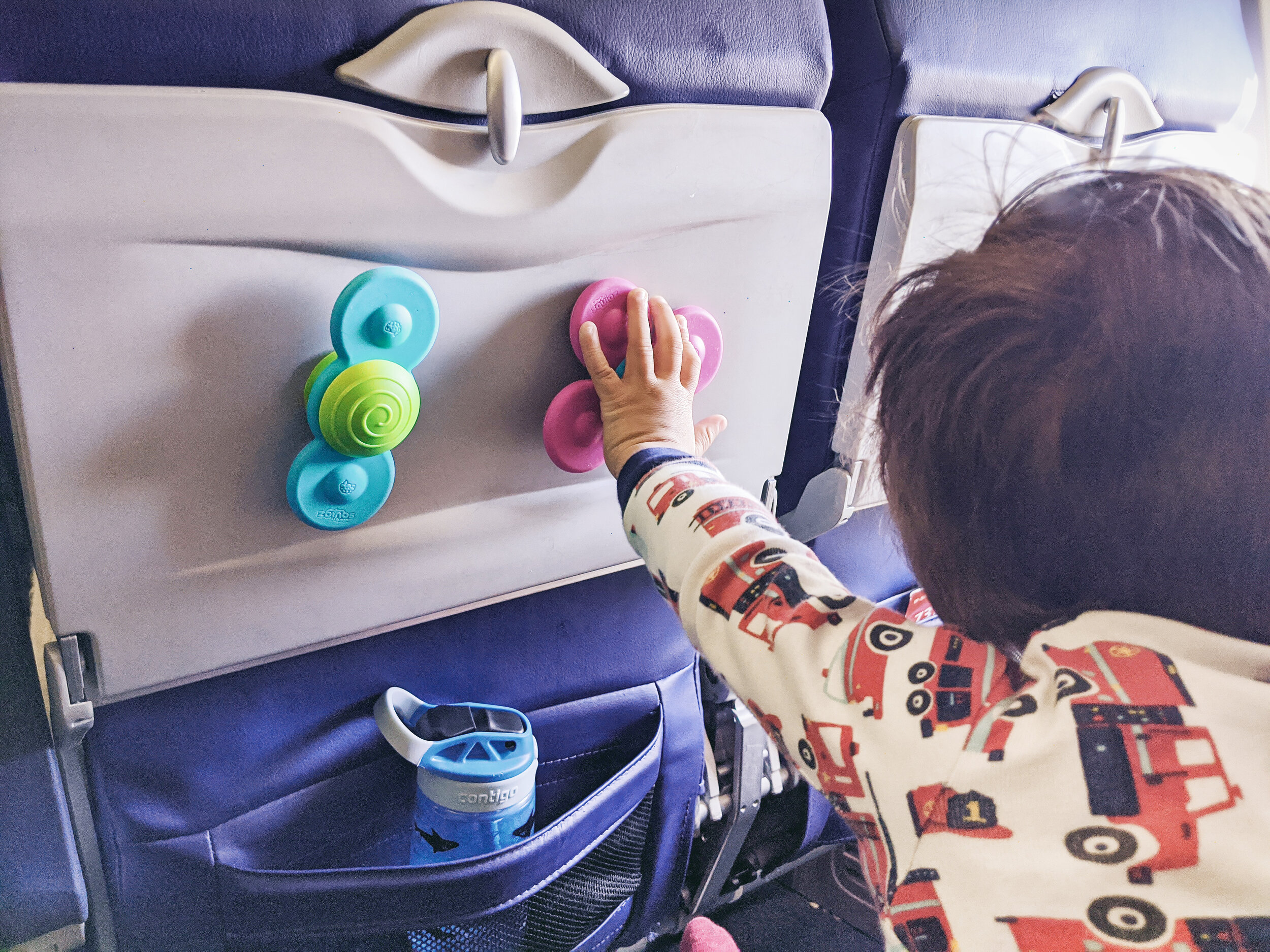 Flying With a Toddler  How to ENTERTAIN a TODDLER on a plane