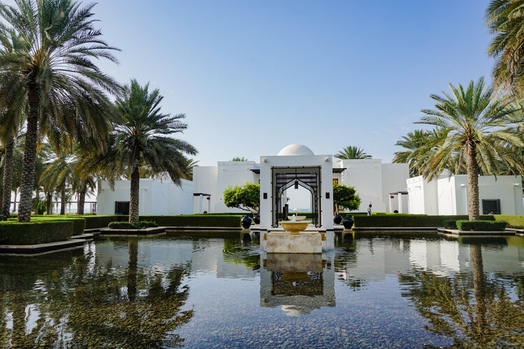 Minimalist-Omani-style-pool-landscaping-The-Chedi-Muscat-Oman.jpg