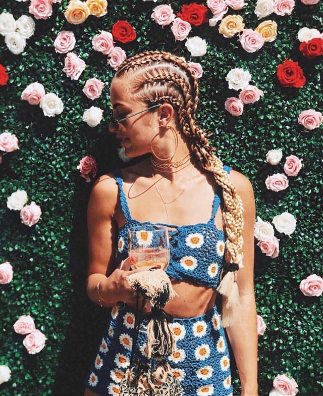 Flowers are a girl&rsquo;s best friend 🌺🌸🌷 #braidstyles #braidinspo