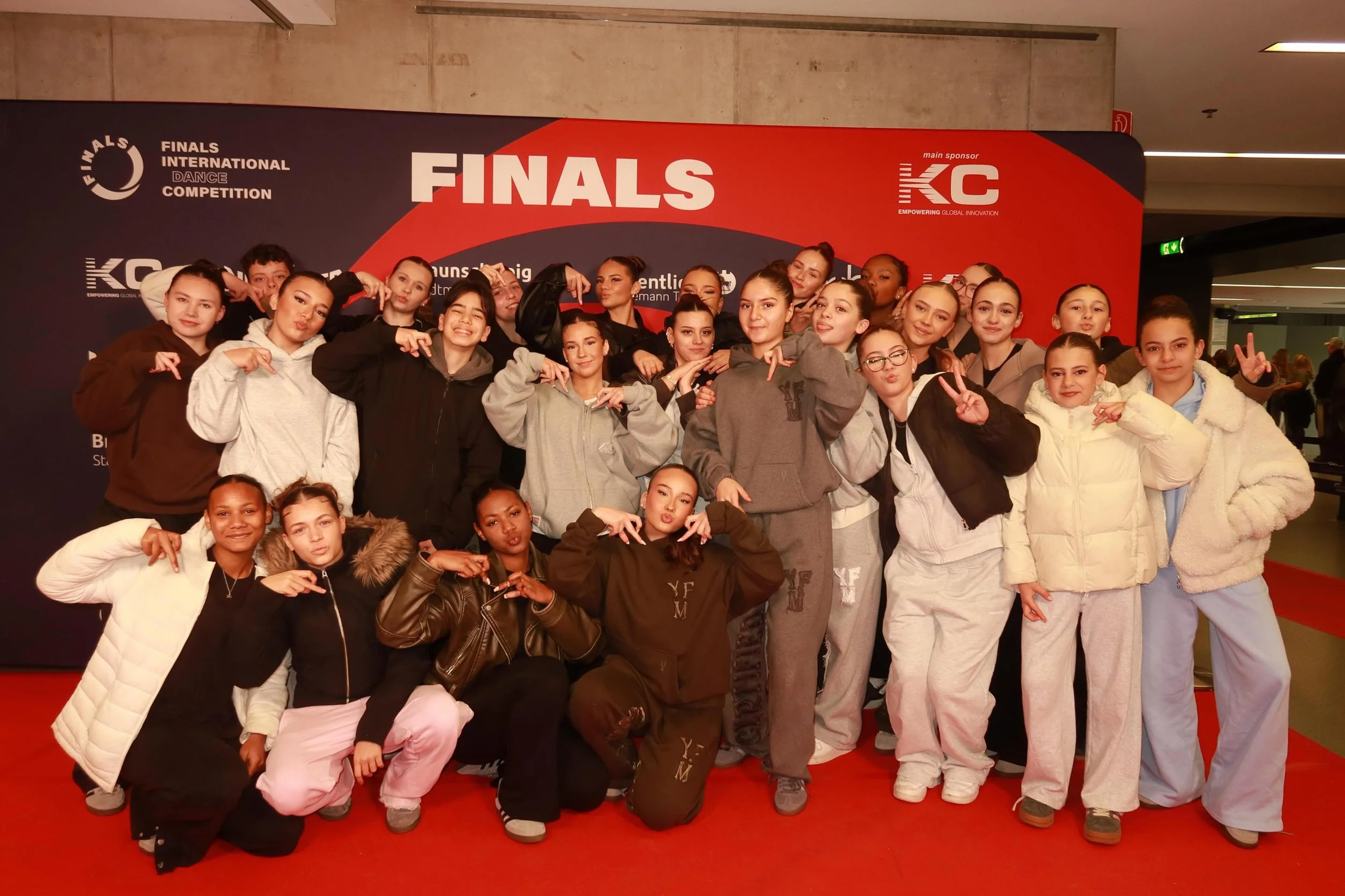 WOW &ndash; Phoenix ist auf Platz 4 🔥

Von 16 starken Teams haben sich unsere T&auml;nzer*innen mit Leidenschaft, Herz und unglaublicher Energie bis ganz nach vorne getanzt.
Was f&uuml;r ein Wochenende. Was f&uuml;r ein Gef&uuml;hl. 

Wir sind unfas