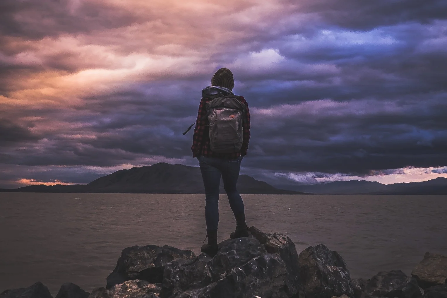 hiker-1149898_1920.jpg