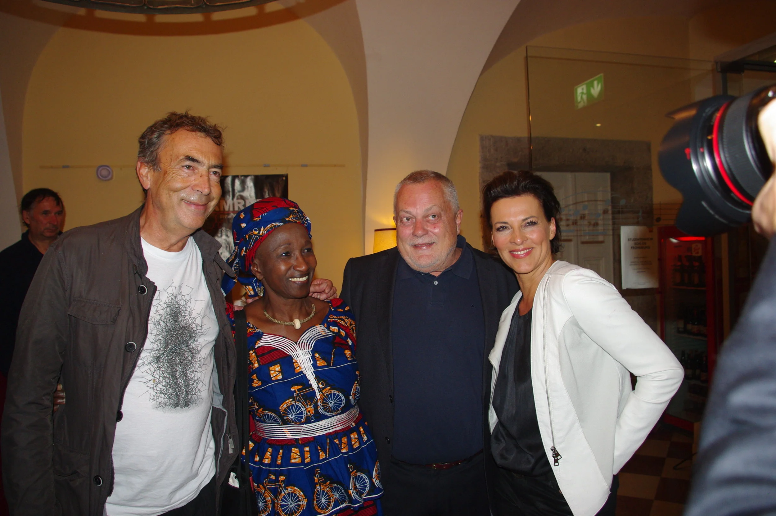 AMREF Austria - Black&White Charity in der Frohnburg