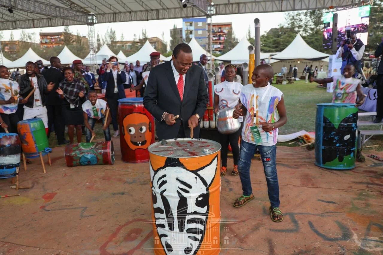 AMREF unterstützt die „Jua Kali Drummers“
