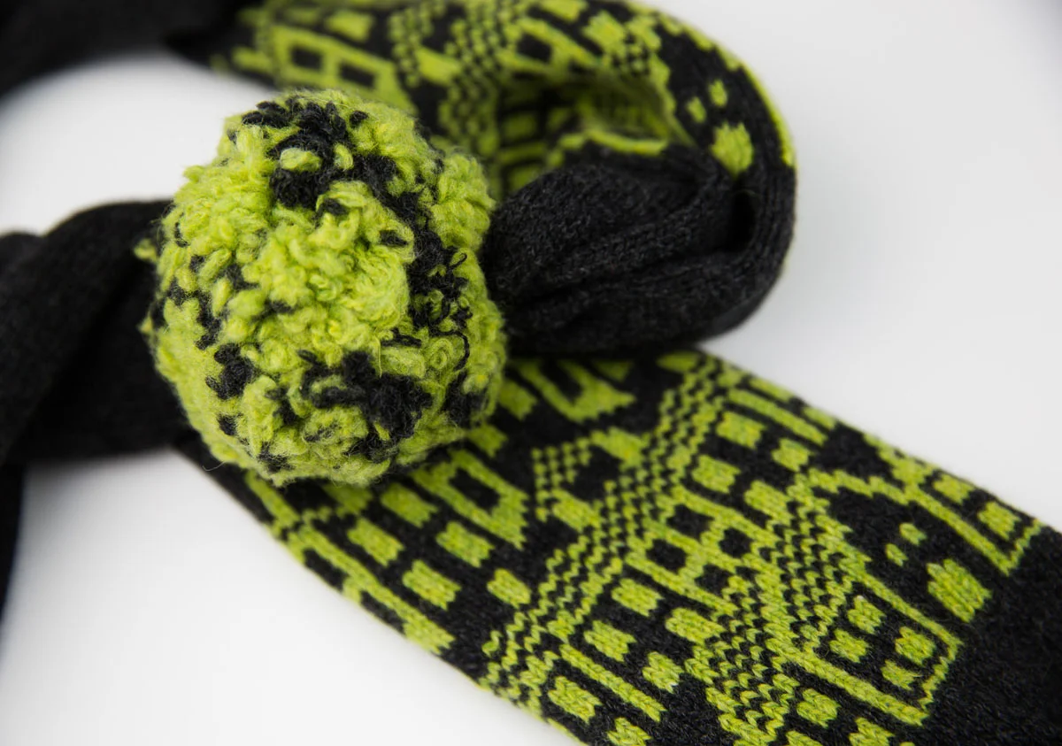 scarf grey green2.jpg