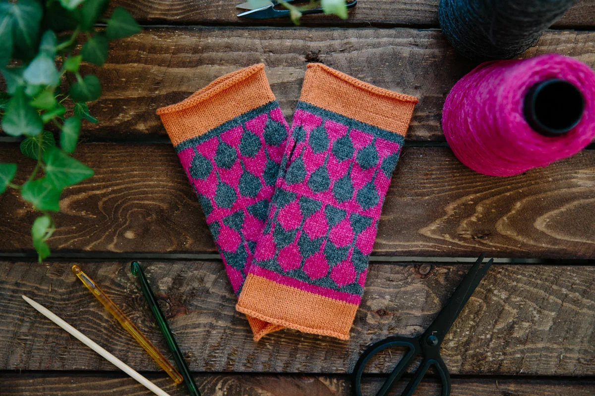 wristwarm pink1.jpg